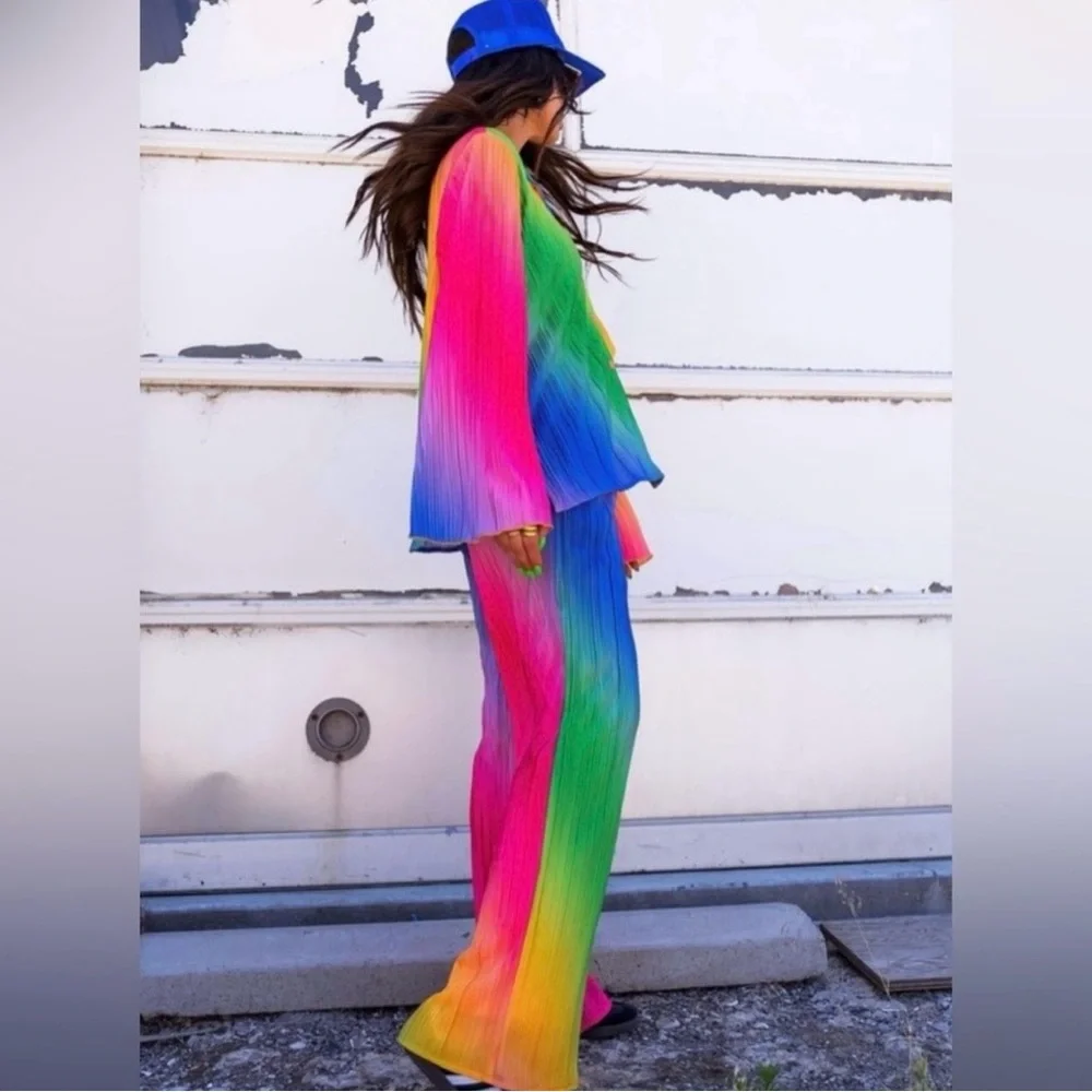 Dressed in LALA Rainbow Set - Picture 3 of 3